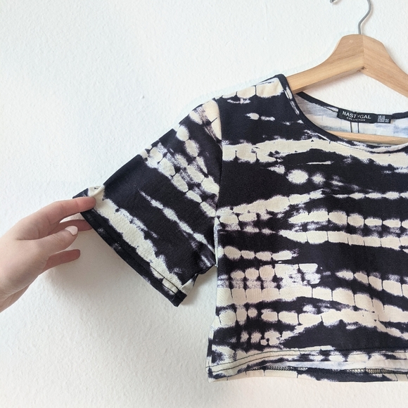 NWT Nasty Gal Tie Dye Cop Top Tee Shirt - Picture 3 of 6
